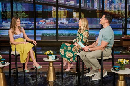 MANDY MOORE, KELLY RIPA, MARK CONSUELOS