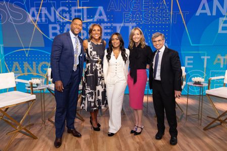 MICHAEL STRAHAN, ROBIN ROBERTS, ANGELA BASSETT, LARA SPENCER, GEORGE STEPHANOPOULOS