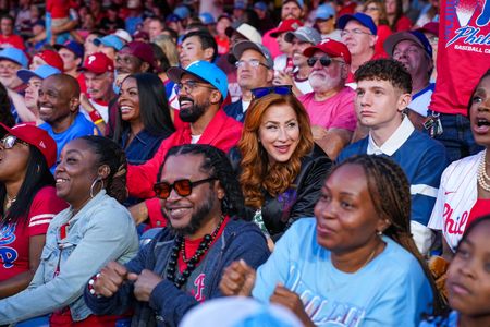 WILLIAM STANFORD DAVIS, JANELLE JAMES, MATTHEW LAW, LISA ANN WALTER, CHRIS PERFETTI, SHERYL LEE RALPH