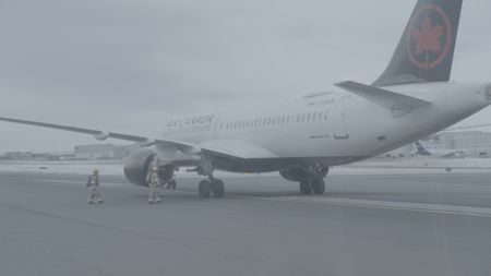 Toronto Pearson Fire & Emergency Services inspect a Airbus A220-300 with potentially faulty brakes. (Arrow International Media Ltd & Cantina Media)