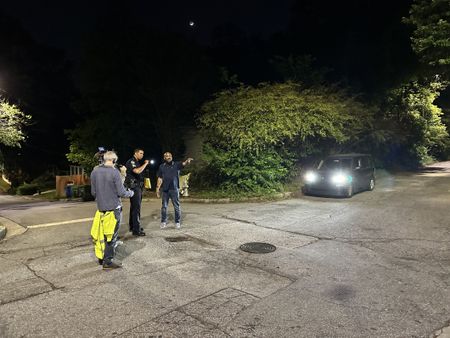Sgt. Micheal Young, Atlanta Police Department, meets witness Samson McClendon at the spot where John Doe was discovered to hear firsthand about the events of April 24, 1996. (National Geographic/Tom Beard)