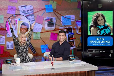 KELLY RIPA, MARK CONSUELOS