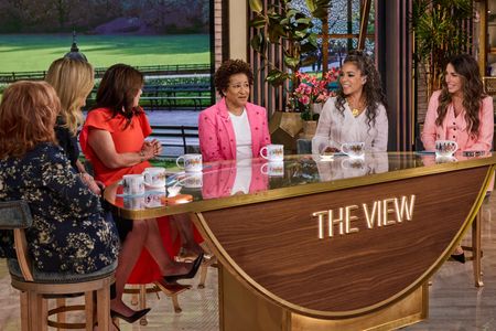 JOY BEHAR, ANA NAVARRO, WANDA SYKES, SUNNY HOSTIN, ALYSSA FARAH