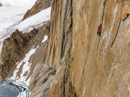 Alex Honnold climbs the Pool Wall. (photo credit: National Geographic/Matt Pycroft)