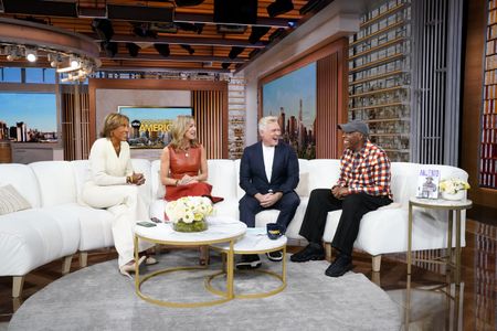 ROBIN ROBERTS, LARA SPENCER, SAM CHAMPION, ARSENIO HALL