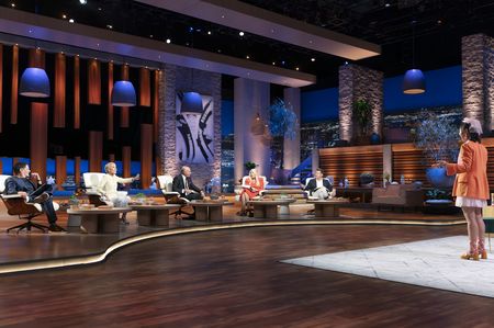 MARK CUBAN, BARBARA CORCORAN, KEVIN O'LEARY, LORI GREINER, ROBERT HERJAVEC, MARY GUI