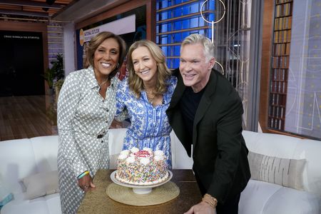 ROBIN ROBERTS, LARA SPENCER, SAM CHAMPION