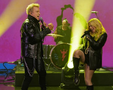 BILLY IDOL, AVRIL LAVIGNE