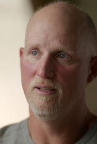Bio profile offPaul Nicklen