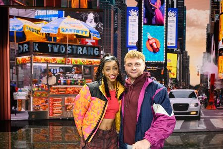 Christiani Pitts, Sam Tutty from Two Strangers - (Carry a Cake Across New York) 