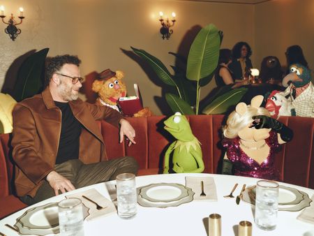 SETH ROGEN, FOZZIE BEAR, KERMIT THE FROG, MISS PIGGY, CAMILLA THE CHICKEN, GONZO THE GREAT