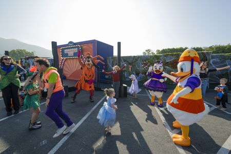 GOOFY, ARABELLA OLIVIA CLARK, DAISY DUCK, DONALD DUCK