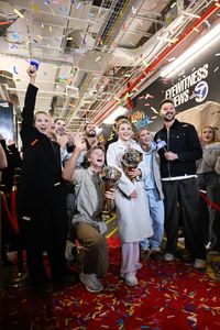 ALIX EARLE, ELAINE HENDRIX, ALAN BERSTEN, VAL CHMERKOVSKY, ROBERT IRWIN, WITNEY CARSON, DANIELLA KARAGACH, DYLAN EFRON