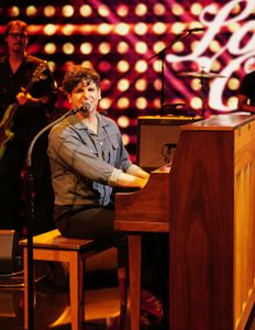 LOW CUT CONNIE