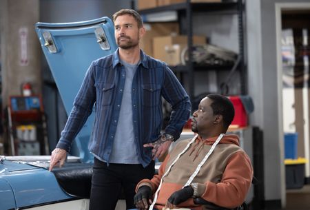 SEANN WILLIAM SCOTT, DARYL "CHILL" MITCHELL