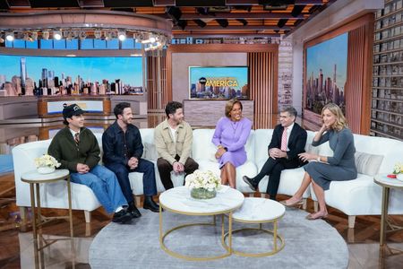 JOE JONAS, KEVIN JONAS, NICK JONAS, ROBIN ROBERTS, GEORGE STEPHANOPOULOS, LARA SPENCER