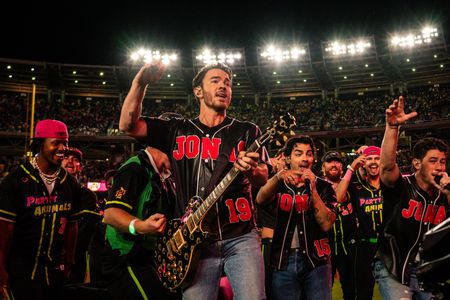 KEVIN JONAS, JOE JONAS, NICK JONAS