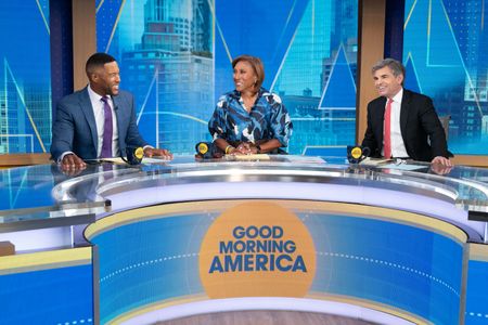 MICHAEL STRAHAN, ROBIN ROBERTS, GEORGE STEPHANOPOULOS