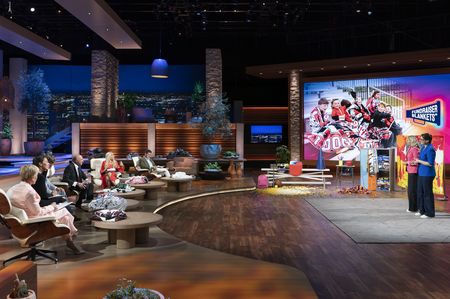 BARBARA CORCORAN, JOANNA GAINES, CHIP GAINES, KEVIN O'LEARY, LORI GREINER, DANIEL LUBETZKY