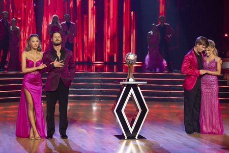 ALIX EARLE, VALENTIN CHMERKOVSKIY, ROBERT IRWIN, WITNEY CARSON