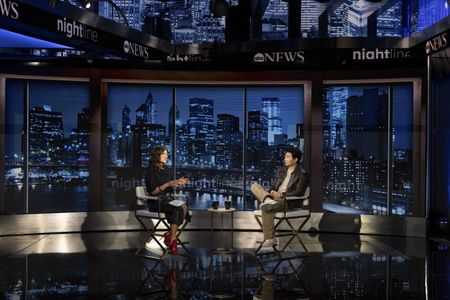  Juju Chang, Simu Liu