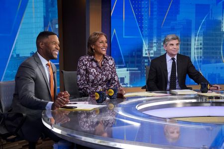 MICHAEL STRAHAN, ROBIN ROBERTS, GEORGE STEPHANOPOULOS