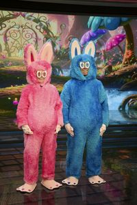 KELLY RIPA, MARK CONSUELOS