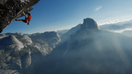 Alex Honnold free soloing "Heaven" in Yosemite National Park.   (photo credit: National Geographic)