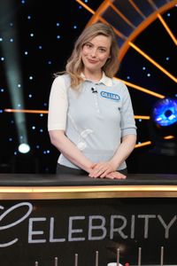 GILLIAN JACOBS