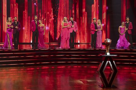 ALIX EARLE, VALENTIN CHMERKOVSKIY, DYLAN EFRON, DANIELLA KARAGACH, ELAINE HENDRIX, ALAN BERSTEN, ROBERT IRWIN, WITNEY CARSON, JORDAN CHILES, EZRA SOSA