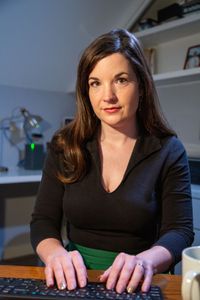 DNA Doe Project volunteer Cairenn works to identify the Jane Doe. (National Geographic/Tom Beard)