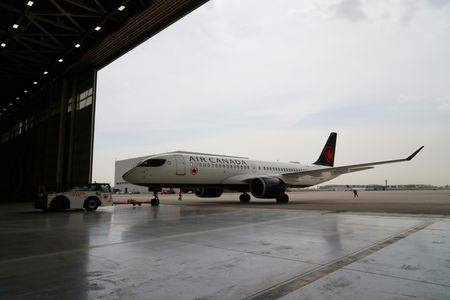 Air Canadaìs Maintenance Hangar. (Arrow International Media Ltd & Cantina Media)