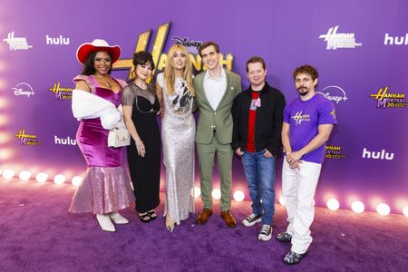 SHANICA KNOWLES, ANNA MARIA PEREZ DE TAGLE, MILEY CYRUS, CODY LINLEY, JASON EARLES, MOISES ARIAS