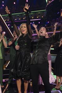 ELAINE HENDRIX, ALAN BERSTEN