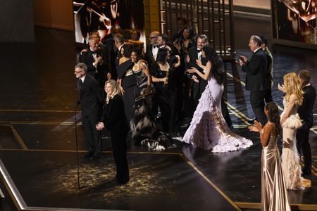 PAUL THOMAS ANDERSON, SARA MURPHY, REGINA HALL, TEYANA TAYLOR, CASSANDRA KULUKUNDIS, LEONARDO DICAPRIO