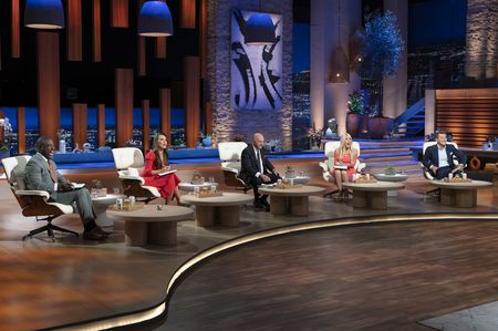 RASHAUN WILLIAMS, KENDRA SCOTT, KEVIN O'LEARY, ROBERT HERJAVEC, LORI GREINER