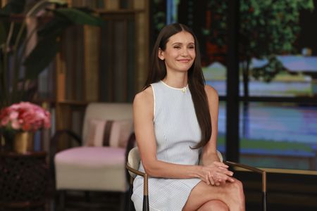 NINA DOBREV