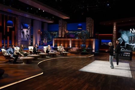 DANIEL LUBETZKY, KENDRA SCOTT, KEVIN O'LEARY, LORI GREINER, STEVEN BARTLETT, TYLER "NINJA" BLEVINS, JO WEINAND