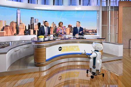 MICHAEL STRAHAN, ROBIN ROBERTS, JOE BUCK, HERBIE