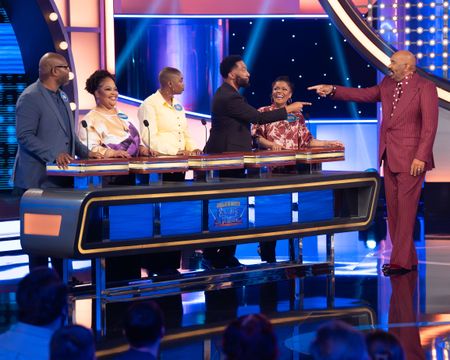 JASON JOHNSON, YOLANDA DAVIS, ELLA LAZARE, TONY DAVIS, YVETTE NICOLE BROWN, STEVE HARVEY