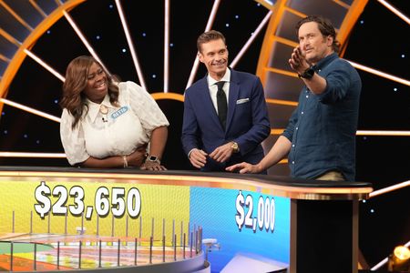 RETTA, RYAN SEACREST, OLIVER HUDSON