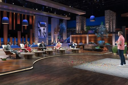 RASHAUN WILLIAMS, KENDRA SCOTT, KEVIN O'LEARY, LORI GREINER, ROBERT HERJAVEC, NELSON BROOKS