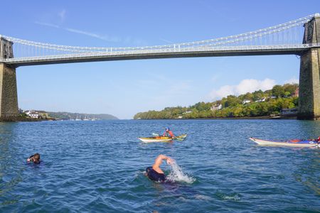 For the mako challenge, Ross Edgley heads to the Menai Straits where currents can reach over 5.5 MPH.  Mimicking oceanic sharks which often ride ocean currents, how fast can he go? (National Geographic/Nathalie Miles)