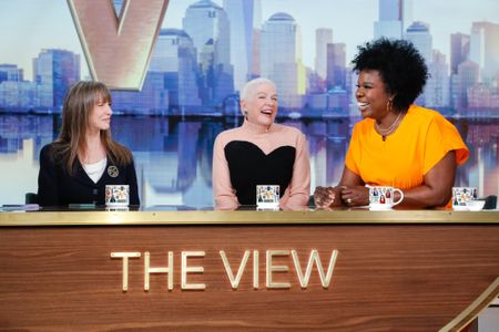 LARAINE NEWMAN, JULIA SWEENEY, LESLIE JONES