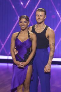 SELENA, ERIK
