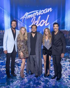 LUKE BRYAN, HANNAH HARPER, JORDAN MCCULLOUGH, CARRIE UNDERWOOD, LIONEL RICHIE