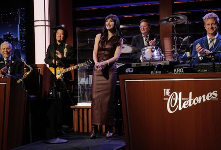 SARA NIEMIETZ AND THE CLETONES