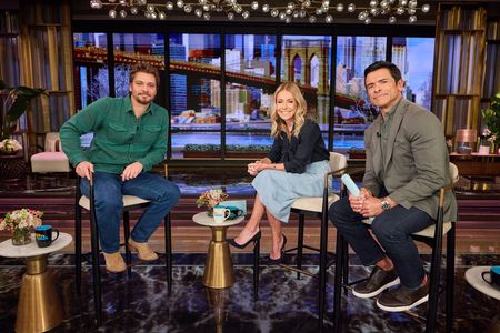 LUKE GRIMES, KELLY RIPA, MARK CONSUELOS