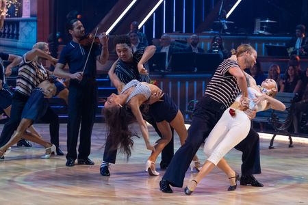 PASHA PASHKOV, VALENTIN CHMERKOVSKIY, BRANDON ARMSTRONG, HAILEY BILLS, JULIANNE HOUGH