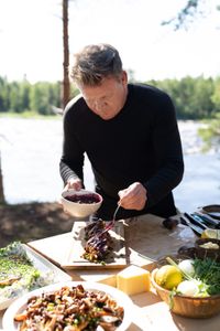Finland - Gordon Ramsay prepares reindeer with sweet and sour flavors from local berries, and beautiful wild mushrooms from the forest during the final cook in Finland. (Credit: National Geographic/Justin Mandel)